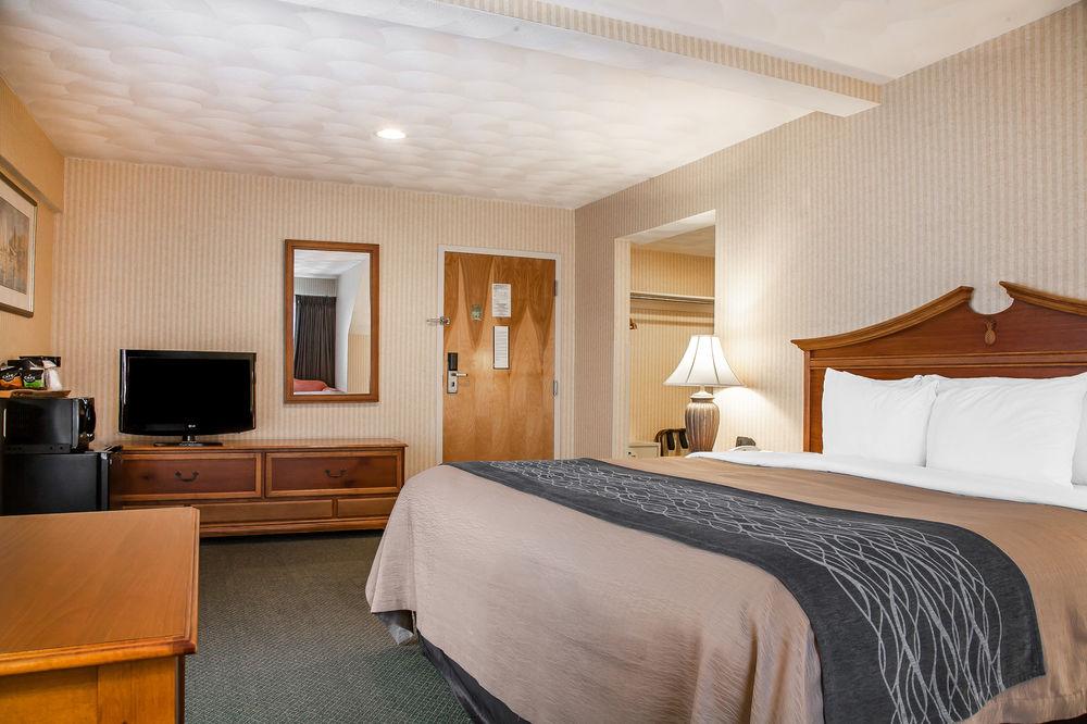 Comfort Inn At Newport Beach Middletown Exterior photo