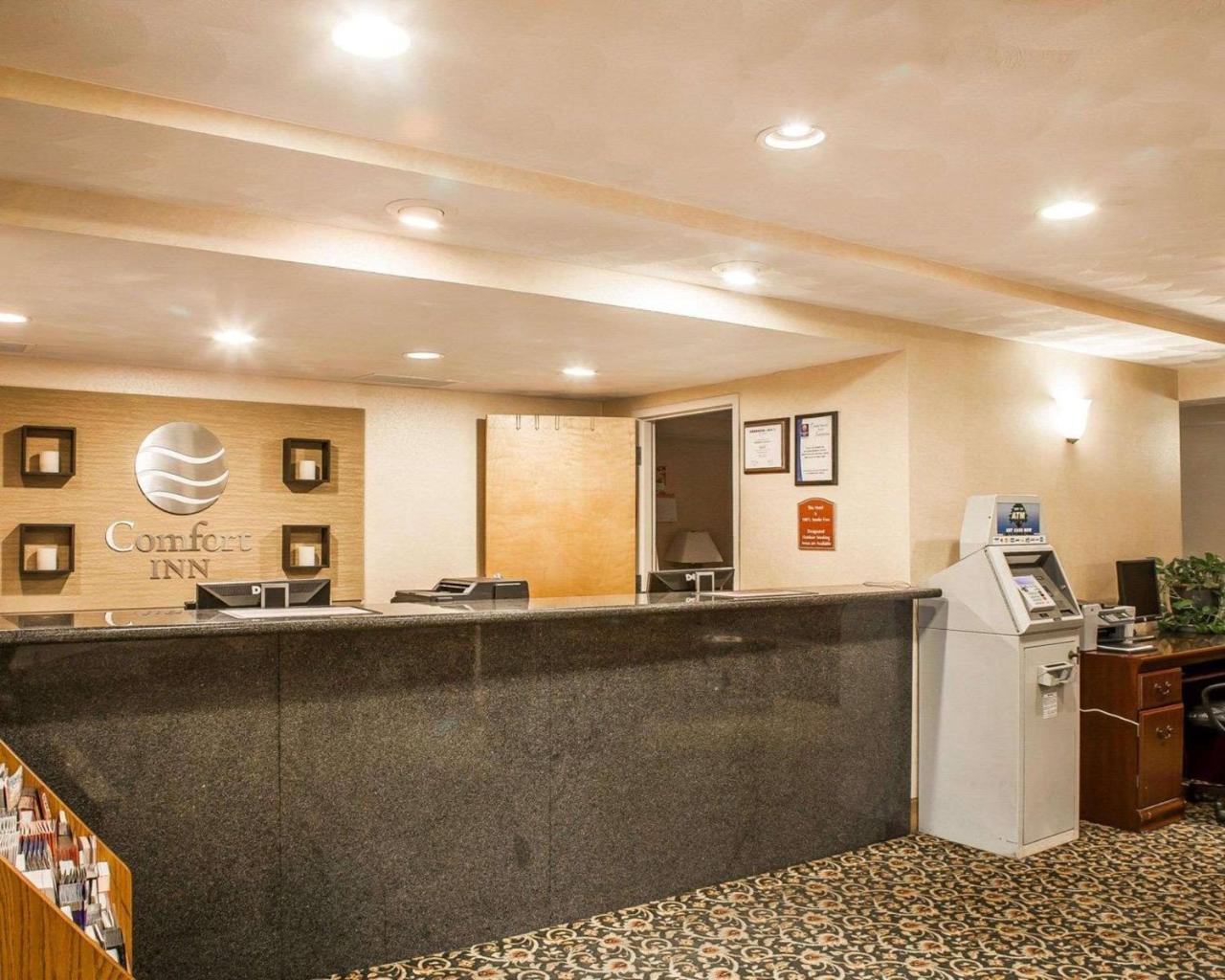Comfort Inn At Newport Beach Middletown Exterior photo