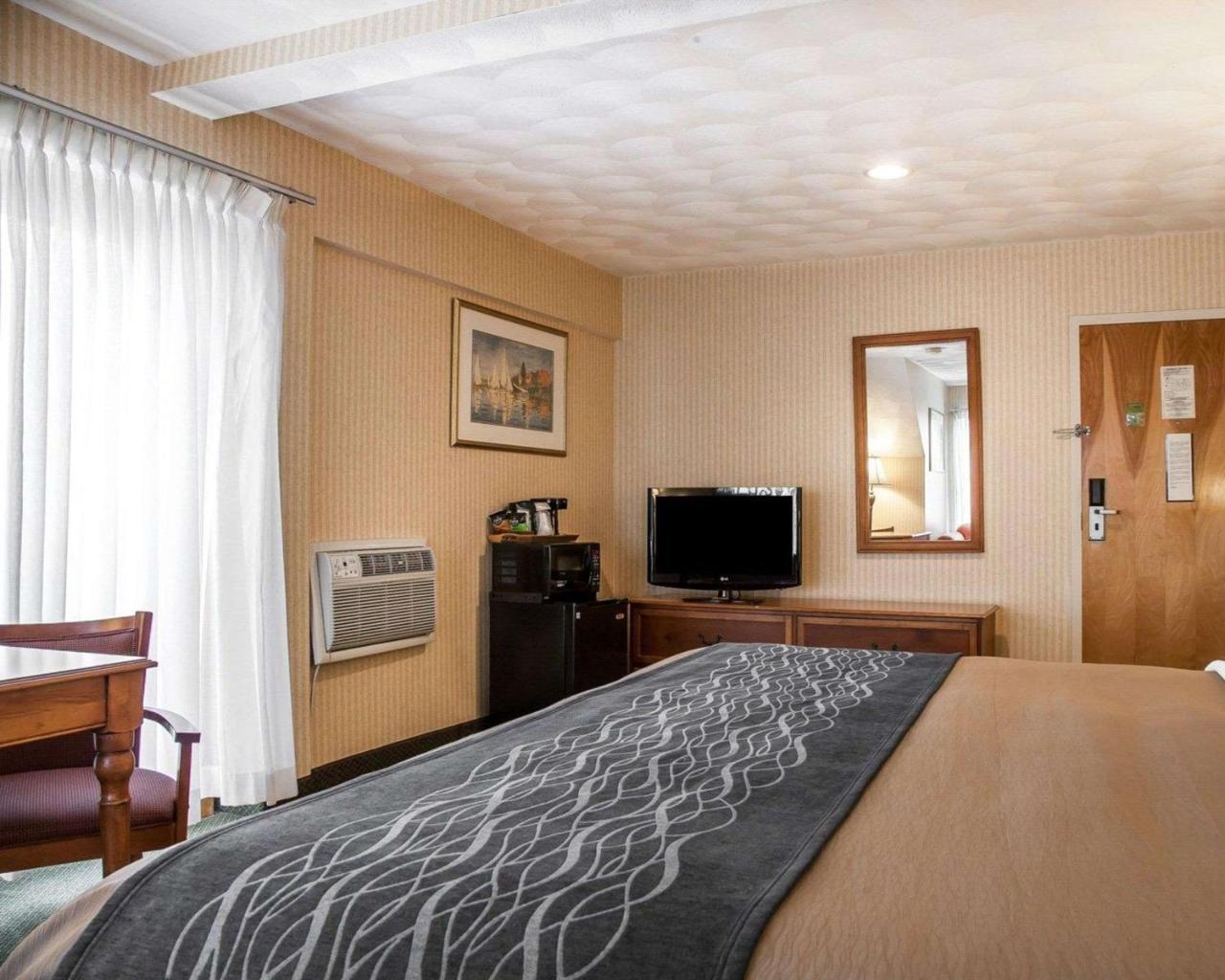 Comfort Inn At Newport Beach Middletown Exterior photo